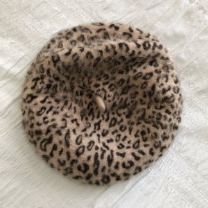 ✨BRAND NEW✨Leopard Print Beret
